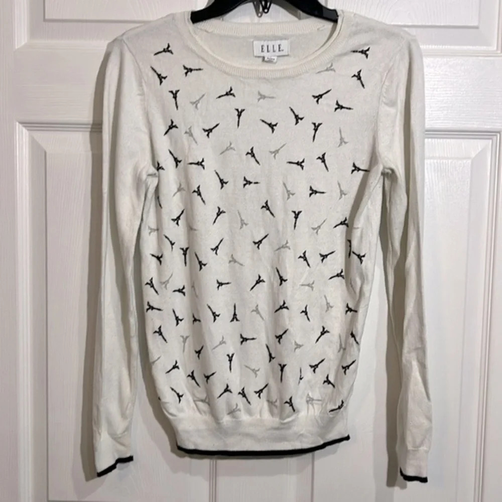ELLE Women’s Pullover Sweater - Eiffel Tower - White Black Gray - Small